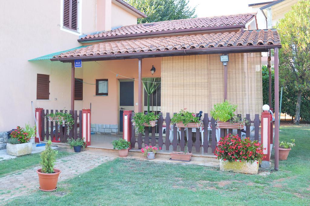 Giardino Apartment Umag Exterior photo