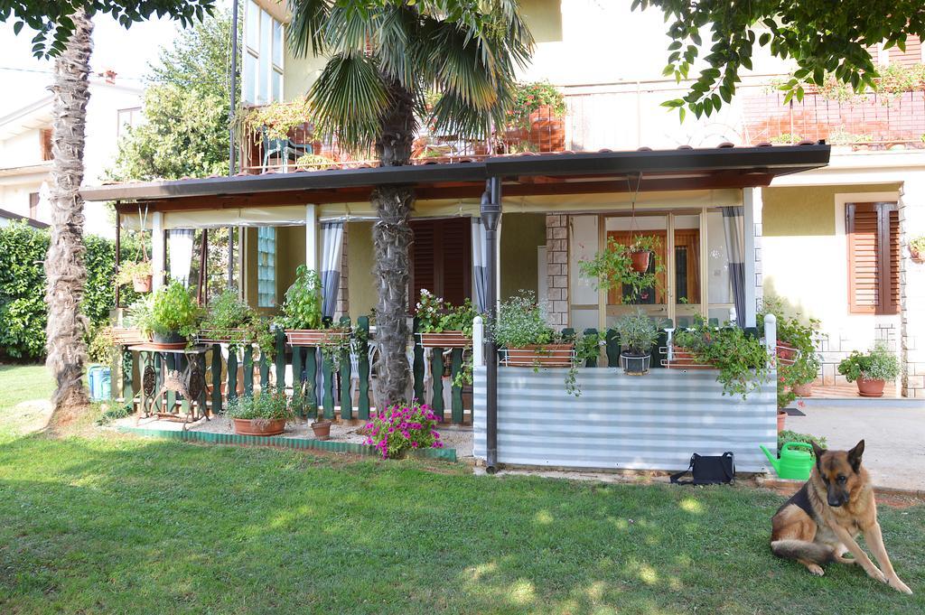Giardino Apartment Umag Exterior photo