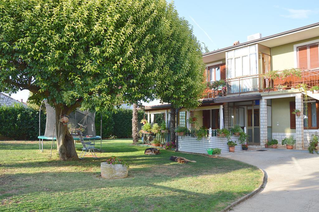 Giardino Apartment Umag Exterior photo