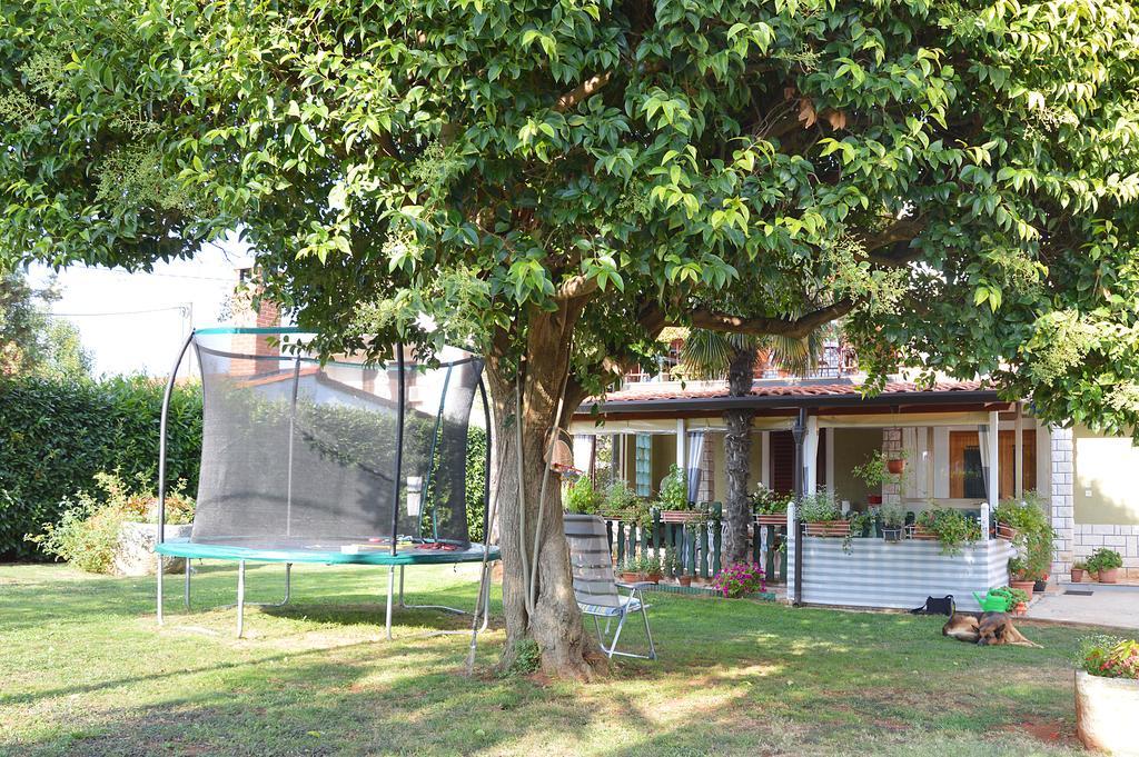 Giardino Apartment Umag Exterior photo
